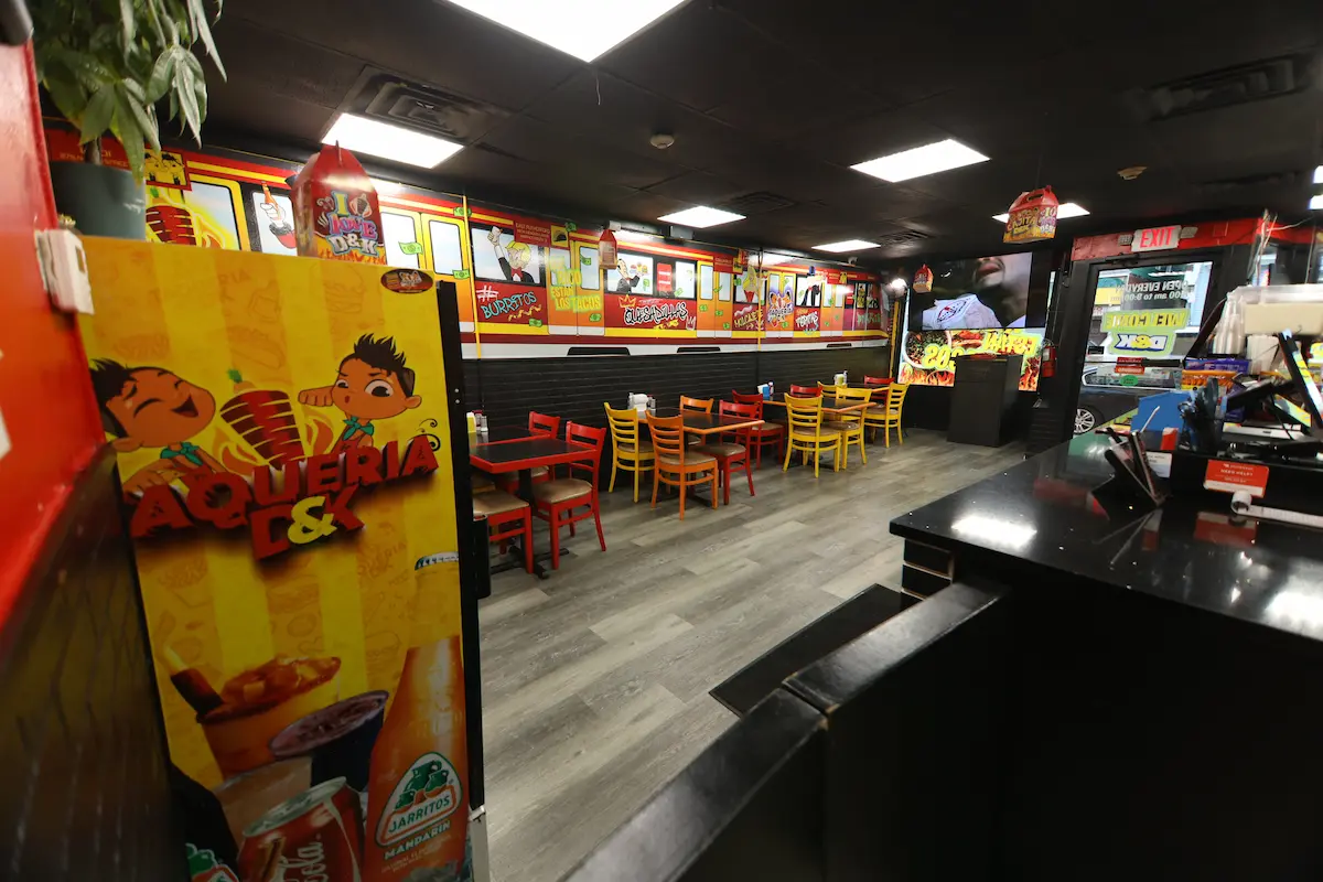 Interior Taqueria D&K Paterson